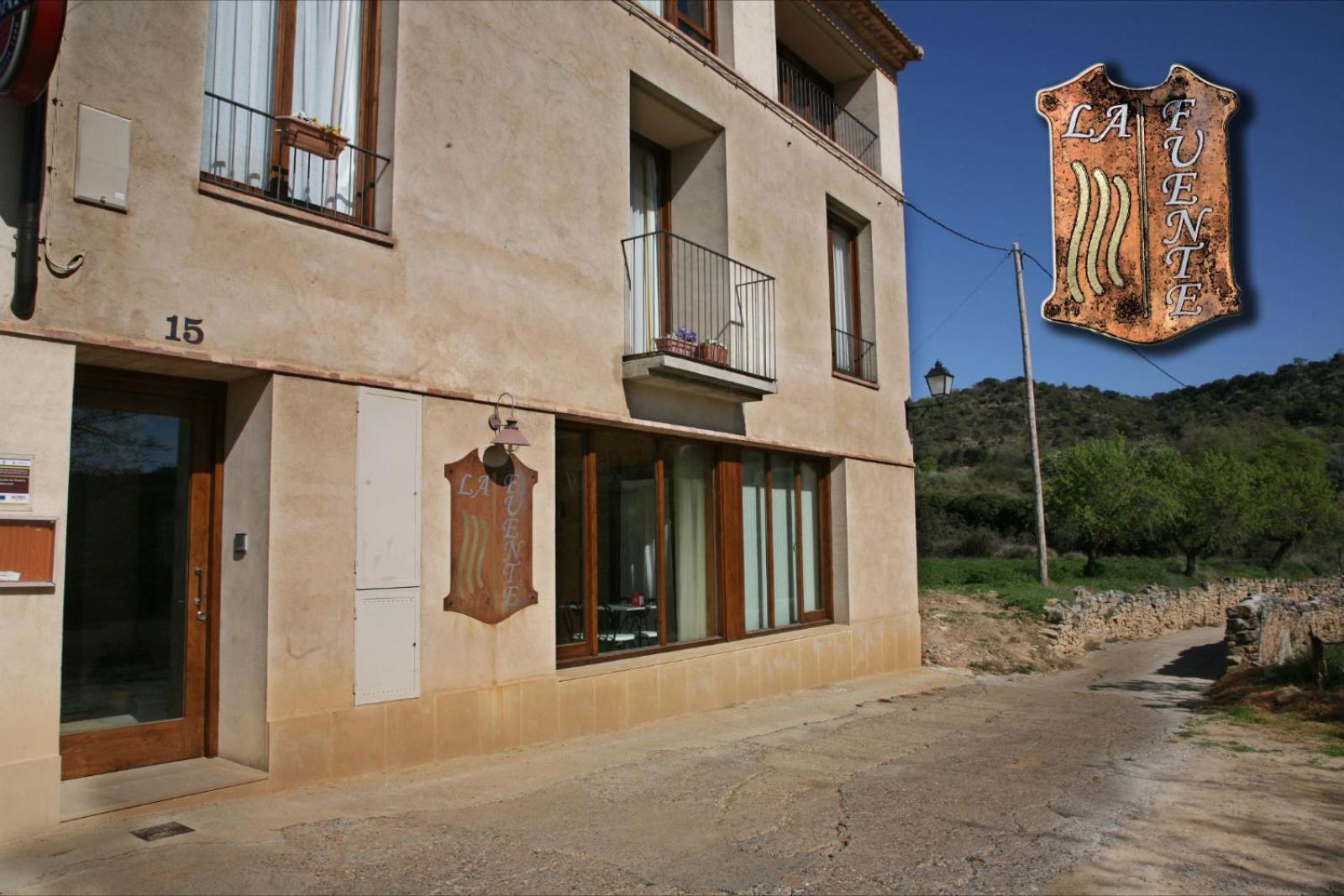 Hostal La Fuente Buera Esterno foto