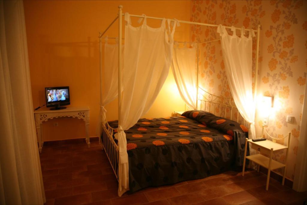 Hostal La Fuente Buera Esterno foto